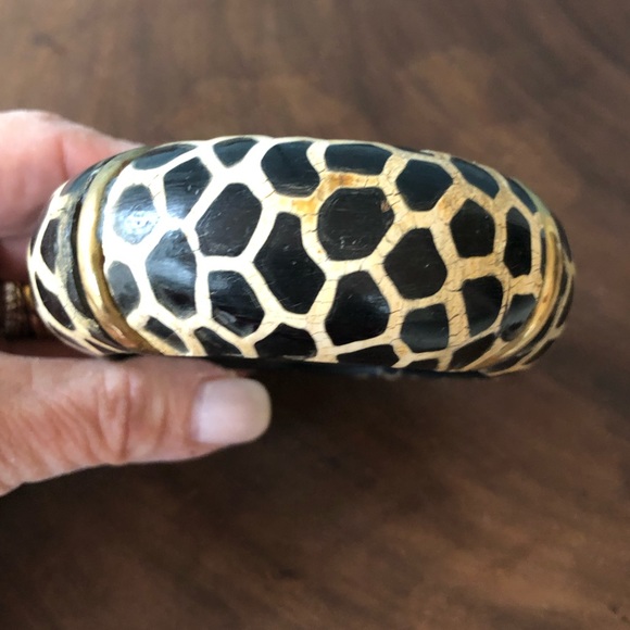 Two chunky, funky, unique bracelets: 1 w/unusual types of large beads & a bangle - Picture 11 of 13